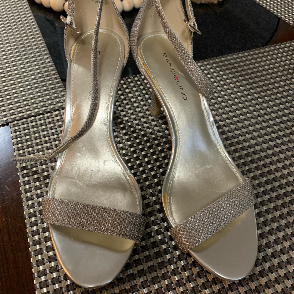 Bandolino silver dress formal sandals